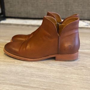 Frye Melissa Shootie in Caramel